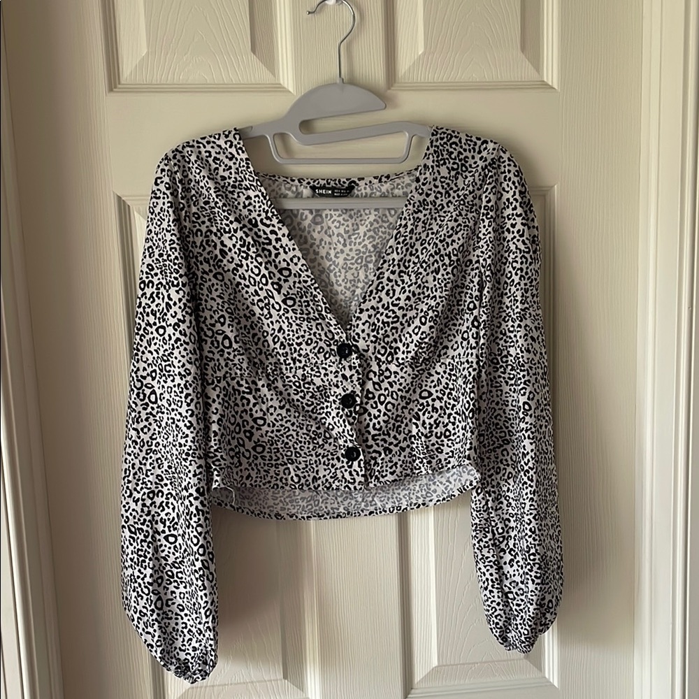 SHEIN Black and White Puff Sleeve Crop Blouse